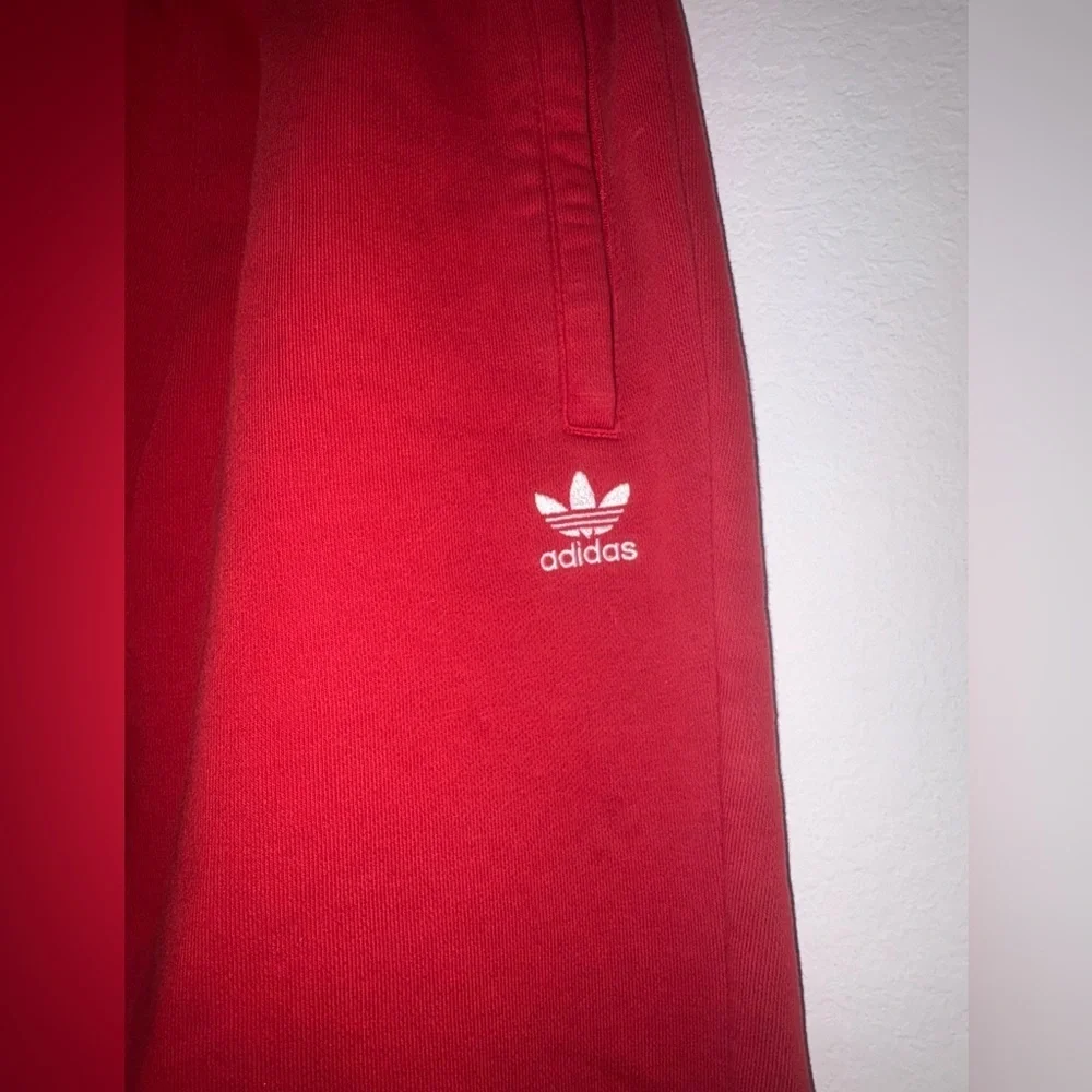 adidas originals essentials